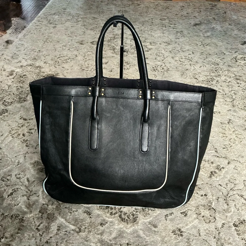 Authentic CHLOE spacious tote bag 🖤🤍🖤🤍